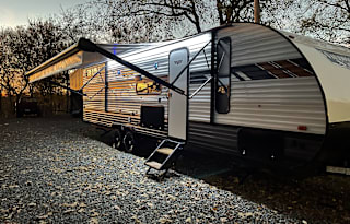 Wildwood Bunk House w/ Fireplace