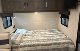 Coachmen Clipper Bunkhouse With Slide-Out 17BHS