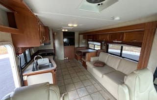 2011 Monaco Riptide 33ft w/2 slide outs