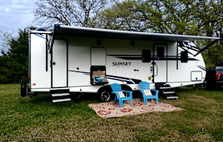 THE TEXAS KING! 2021 CrossRoads RV Sunset Trail
