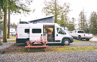 Fully equipped 2021 Winnebago Solis 59PX