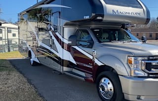 2021 Thor Motor Coach Magnitude SV34