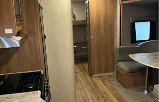 2019 Coachmen Legacy Edition Sleeps 10!