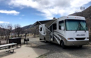2006 Four Winds RV Hurricane 33H