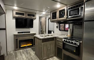 2021 CrossRoads RV Zinger ZR320FB