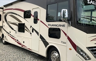 2019 Thor Hurricane 35M