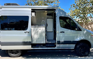 2022 Thor Sanctuary 19P  4X4 Sprinter