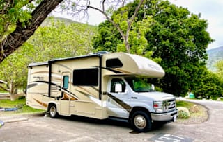 27 Foot Thor Motor Coach