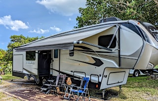 2020 Keystone Fifth Wheel SunFun Florida RV Rental