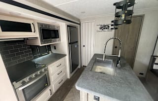 2022 Palomino Puma 32BHFS