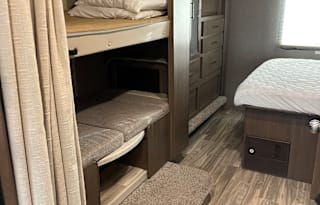 2021 Thor Motor Coach Freedom Elite 30FE