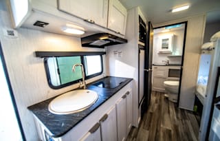 2023 Trailer Under 5000lbs (Sleeps 6 & Delivery)
