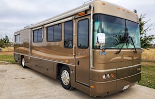 36' Foretravel Motorcoach   Class A