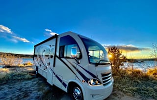 Bird's RV Rental: 26' Class A, sleeps 4