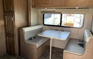 KeeJay's Wonderful Winnebago w/ dual slide-outs!