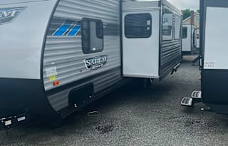 Dustin & Janelle’s Camper Rental