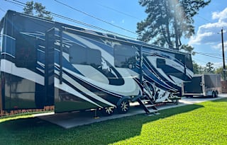 Redwood 5th wheel