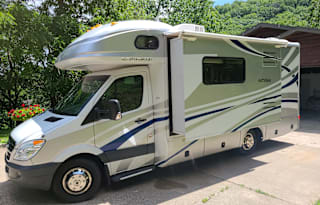 2009 Fleetwood Enterprises Inc. Icon 24d