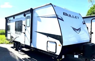 "Narnia Nomad" 2022 Keystone Crossfire Bullet 2200