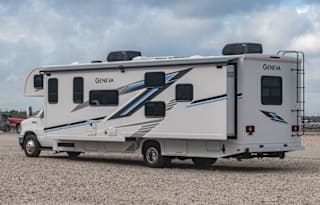 2025 MOTORHOME BUNK BEDS & KIDS APPROVED 10 SLEEPS