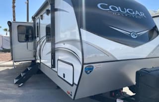 2022 Keystone RV Cougar Half-Ton 29RLSWE