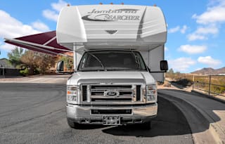 Your Home on Wheels: Stylish & Spacious Motorhome