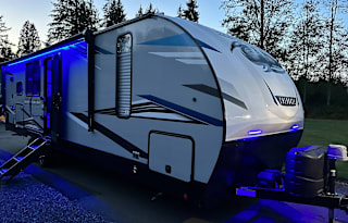 2022 Forest River RV Cherokee Alpha Wolf 26RK-L