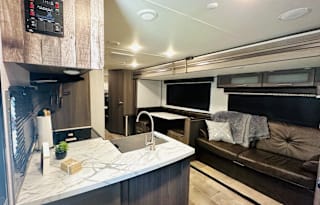 "Koda" the 2021 Kodiak 283BHSL- Delivery Only