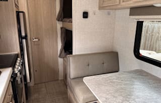 Travel Trailer (2021)  - 19 feet - sleeps 5
