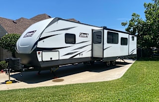 Traveler's Trove "Cozy Retreat" 2021 Coleman Light