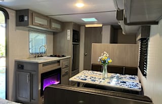 2023 Dutchmen RV Coleman Lantern LT Series 17B