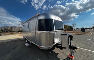 Airstream Caravel 20 - "Mini Hotel on Wheels"
