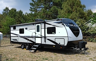2021 Cruiser Twilight Signature TWS 2600