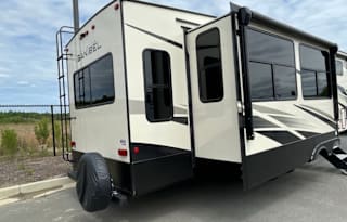Glamping in your reach!! **DELIVERY AVAILABLE**