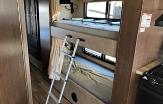 2017 Thor Motor Coach ACE 30.2