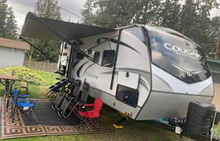 2021 25' Keystone Cougar, like new!