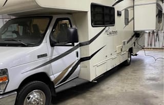 SUPER CLEAN  Pet Friendly 2017 Coachmen Freelander