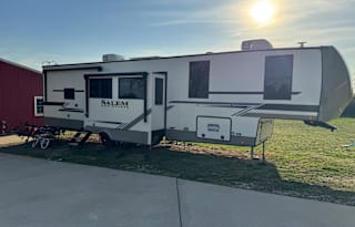 Long Term Rental! 2 Bedroom/2 Bath 5th Wheel