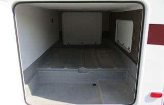 31' Sunseeker Class C - 8 Seatbelts, Sleeps 10
