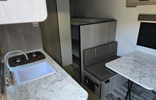 2024 Coleman 17B - Simple Family Fun