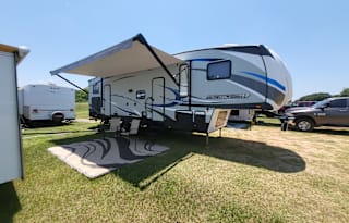 2018 Forest River RV Cherokee Arctic Wolf 315TBH8