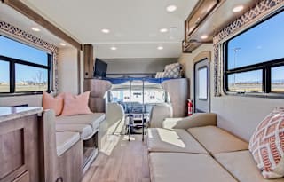Comfortable Jayco Redhawk 31F Sleeps 10! BUNK BEDS