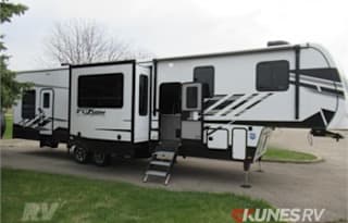2022 Keystone RV Impact 367