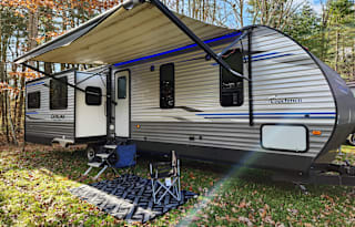 Poconos Romance: Luxury RV Delivered