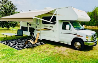2015 Winnebago 25B Minnie Winne