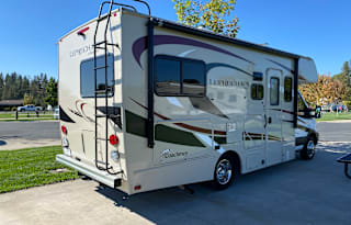 2020 Coachmen - Great on Gas V6 - Easy to drive