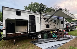 36' Jay Flight 324BDS  Bunk House Travel Trailer