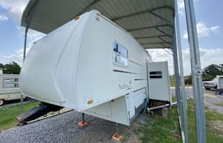 RV right off of I-10 with 6 Acre Pond