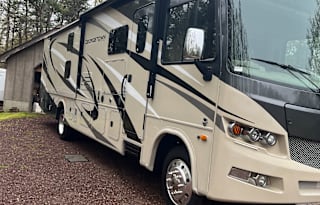 Luxury on Wheels – Your Adventure Awaits!
