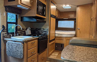2015 Thor Motor Coach Chateau 22E